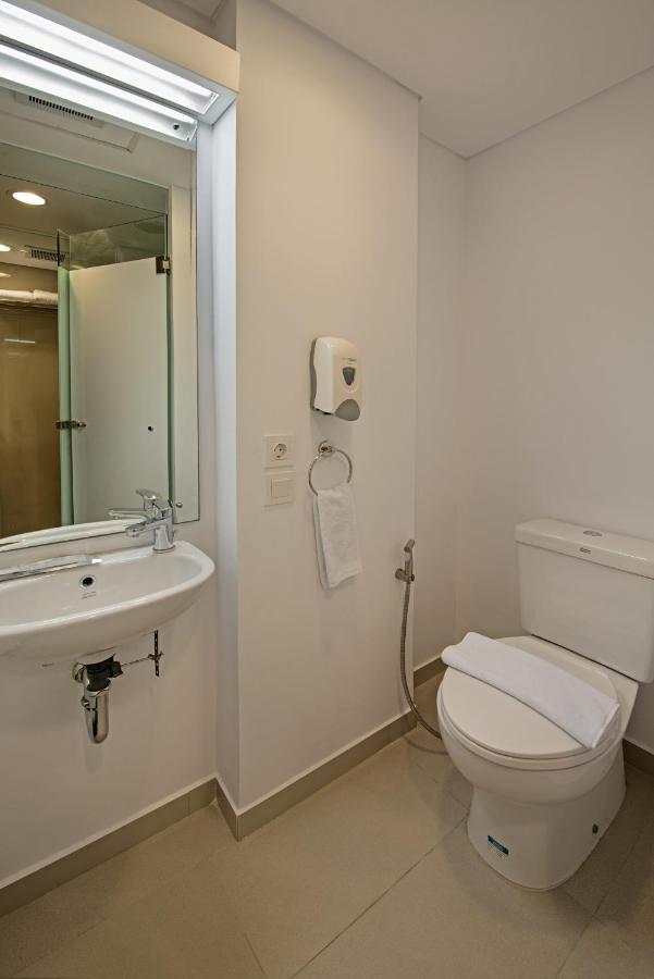 Whiz Prime Hotel Pajajaran Богор Экстерьер фото