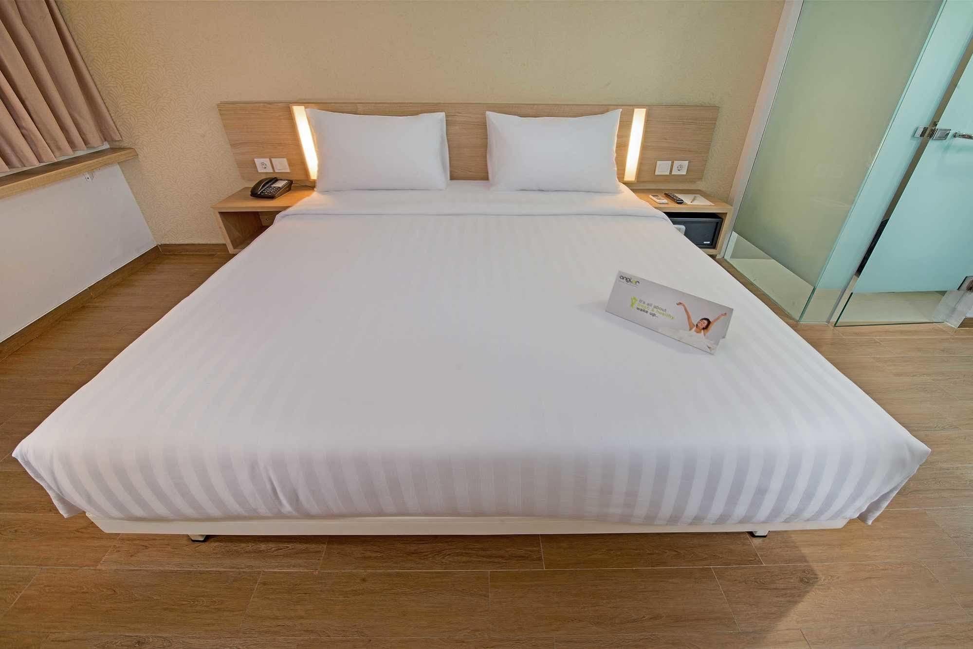 Whiz Prime Hotel Pajajaran Богор Экстерьер фото