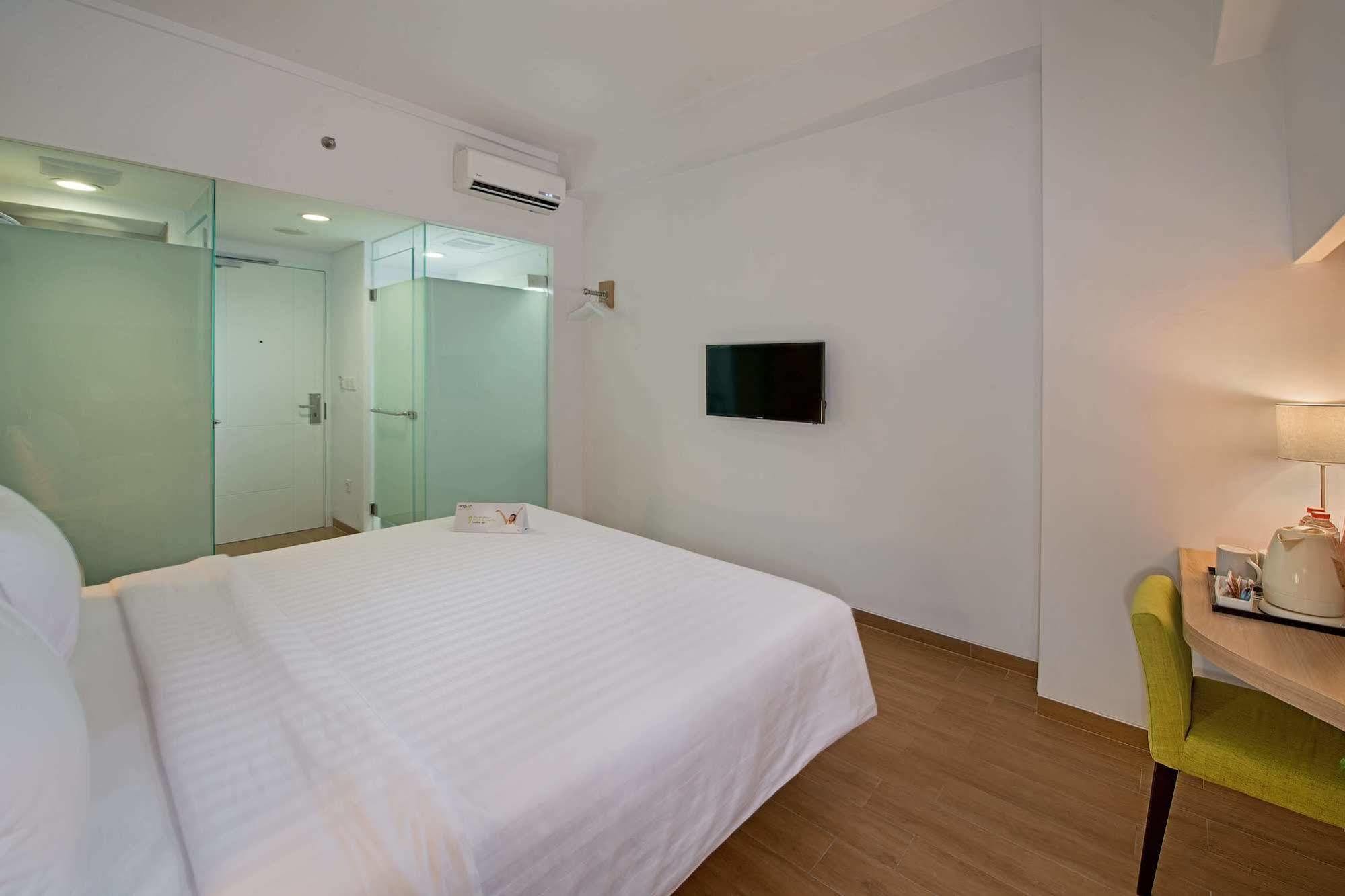Whiz Prime Hotel Pajajaran Богор Экстерьер фото