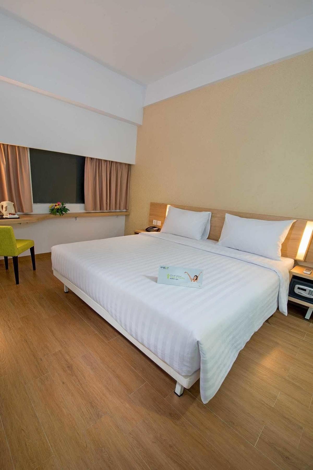 Whiz Prime Hotel Pajajaran Богор Экстерьер фото